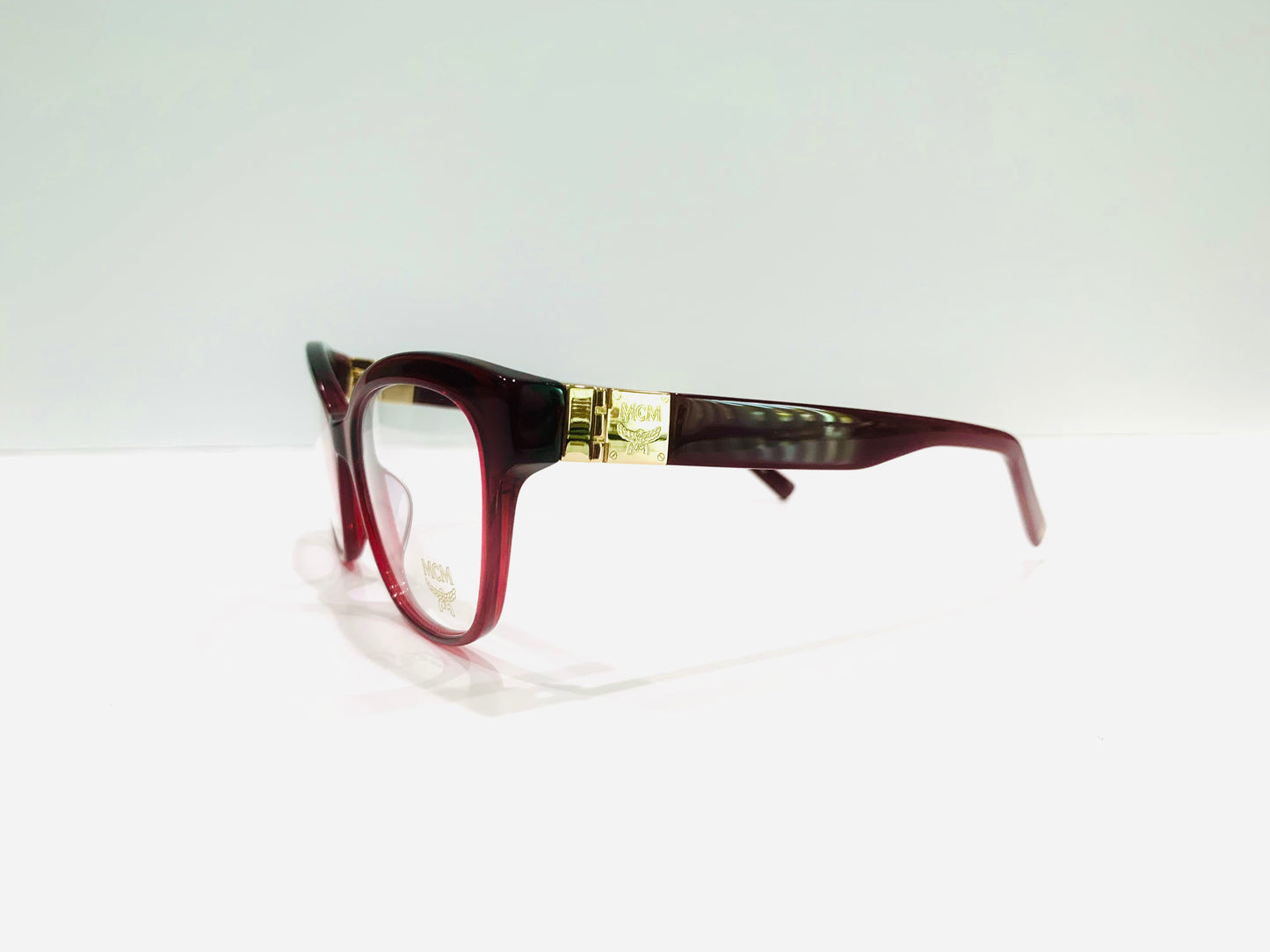 MCM 2699 Red