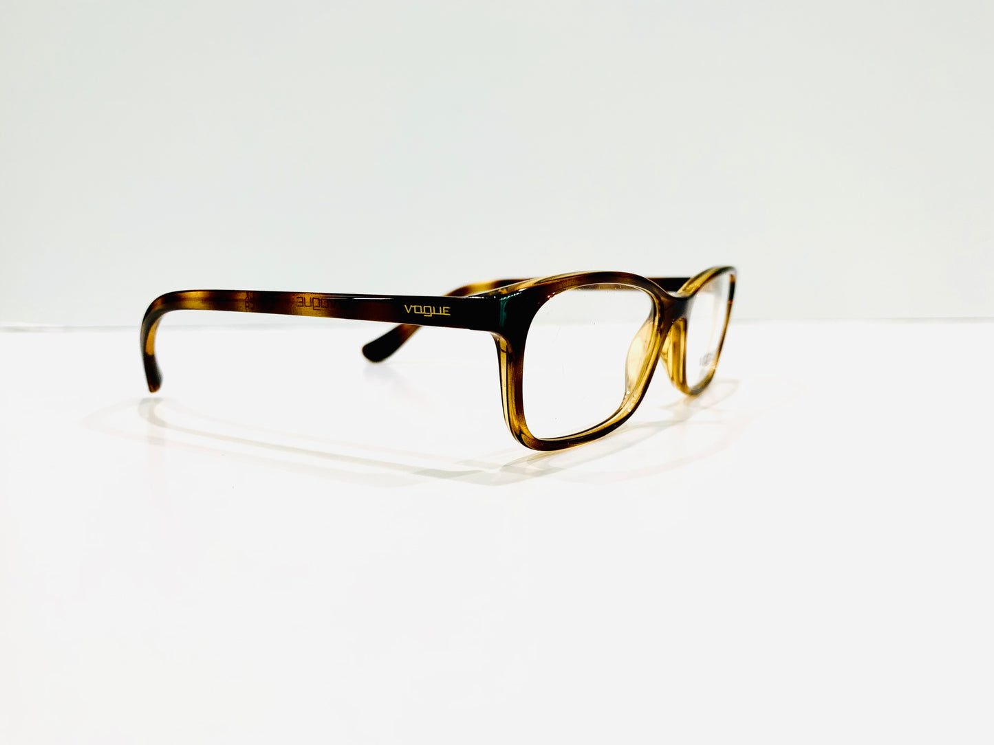 Vogue VO5053