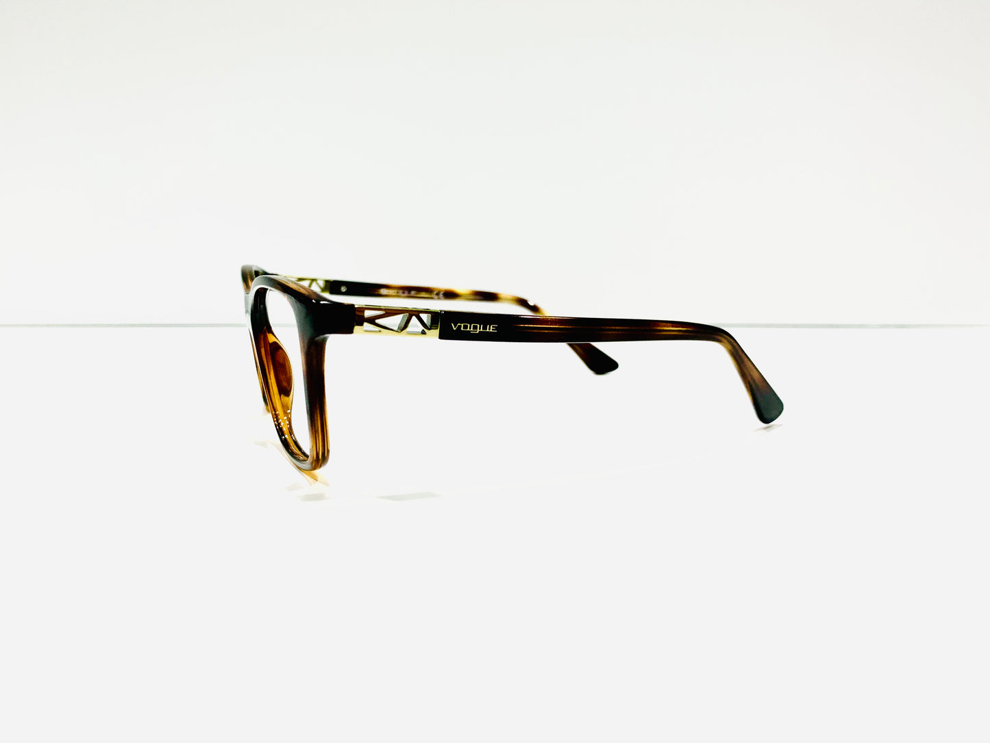 Vogue VO5028