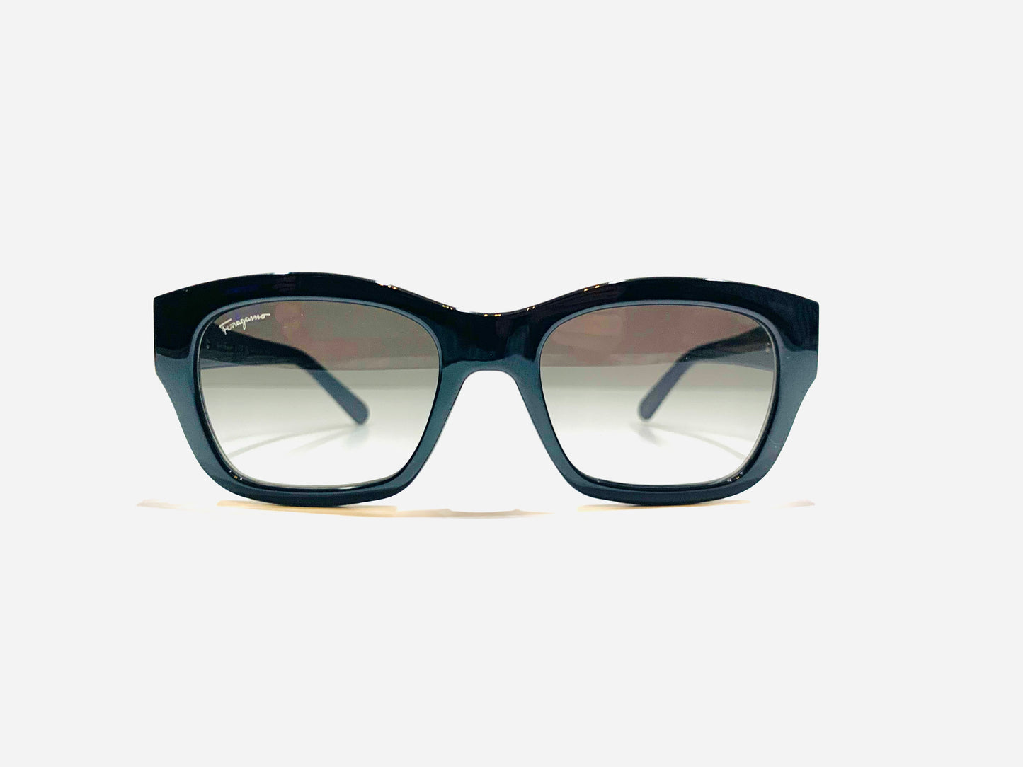 Ferragamo- SF1012S Black